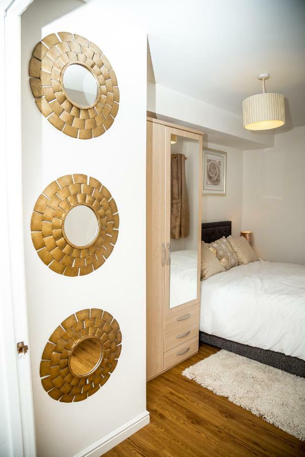 Luxuriant Apartments Northampton Exterior photo